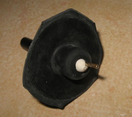 takto vyzerá v lopte ihla pumpy pri fúkaní 